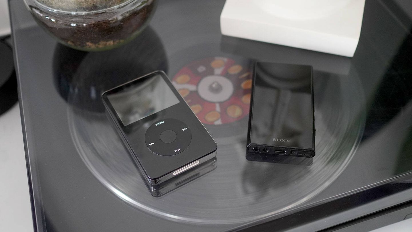 Dos dispositivos con los que volver al simple ejercicio de disfrutar de la música sin distracciones - Foto: Drita