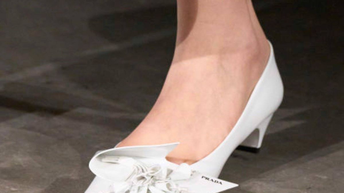 Zapatos planos para novias: la alternativa 'comfy' para desfilar camino al altar