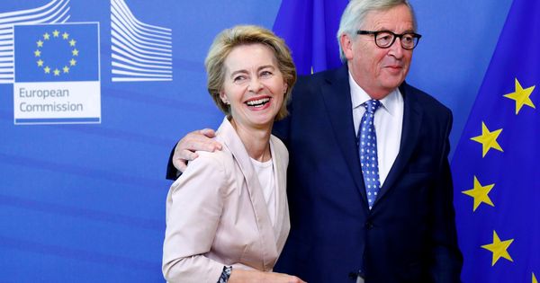 Foto: Von der Leyen junto al actual presidente de la Comisión Europea, Jean-Claude Juncker. (Reuters)