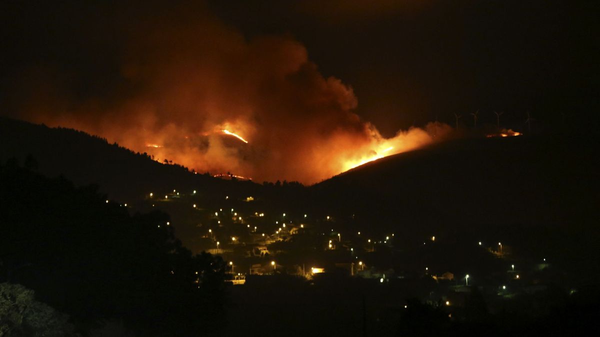 Arde Galicia: el fuego calcina esta semana el triple de terreno que en todo 2014