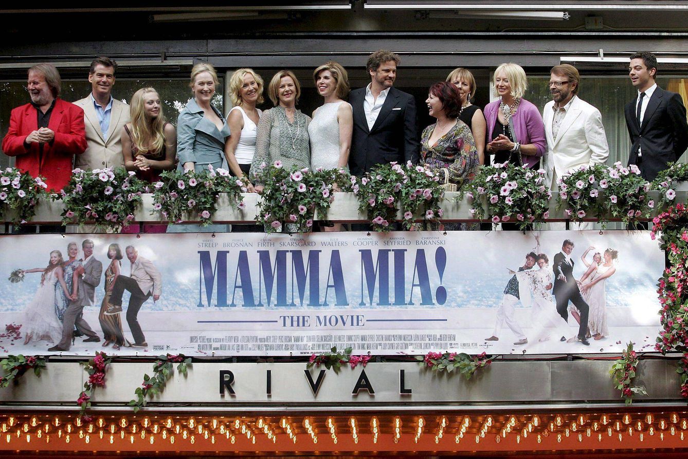 Agnetha y el resto de ABBA acudieron al estreno de la versión cinematográfica del musical 'Mamma Mía' en Estocolmo. (EFE)