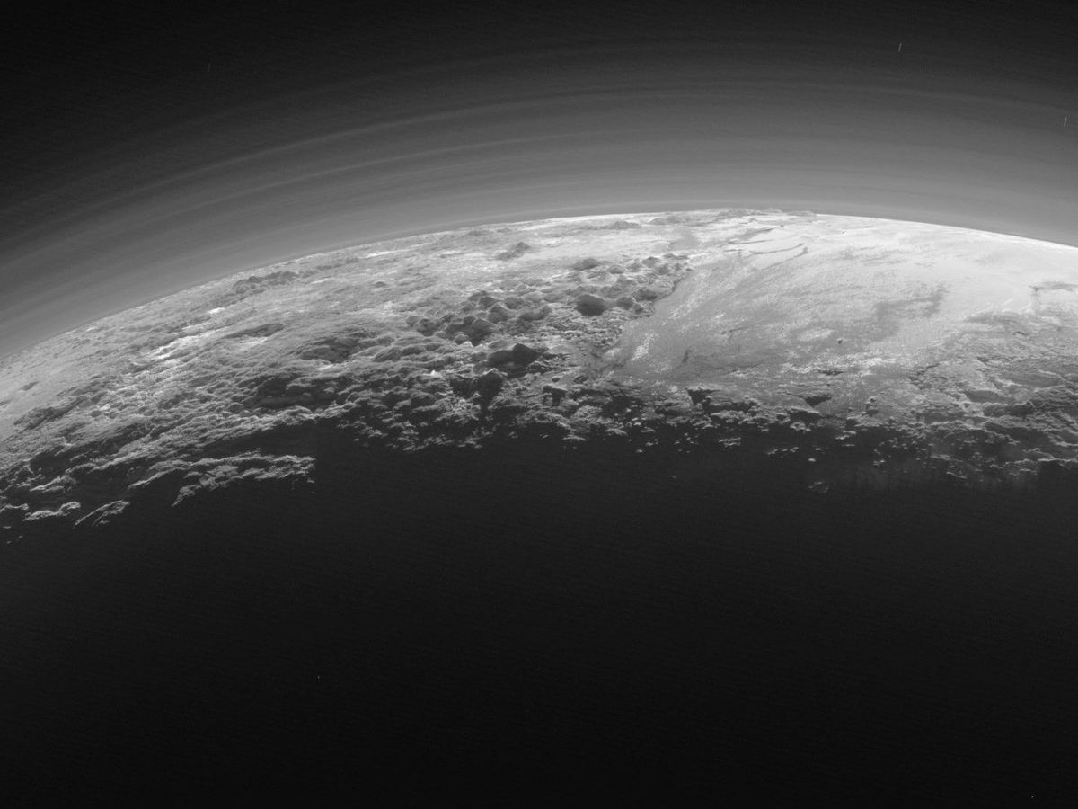 Foto: En 2015 Plutón fue "degradado" a planeta enano debido a su tamaño (Foto: EFE)