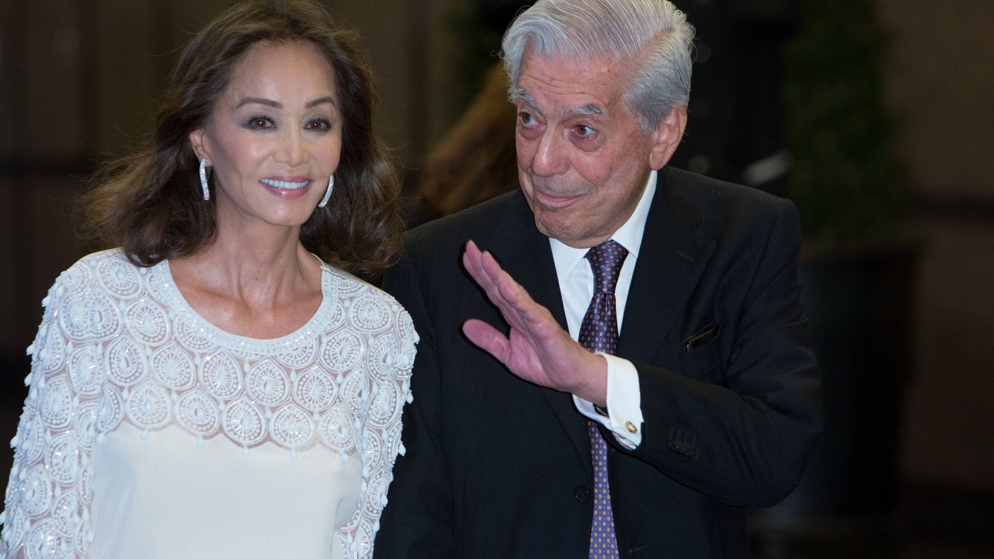 Isabel Preysler y Vargas Llosa, en la fiesta por el 80 cumpleaños del escritor. (Getty)