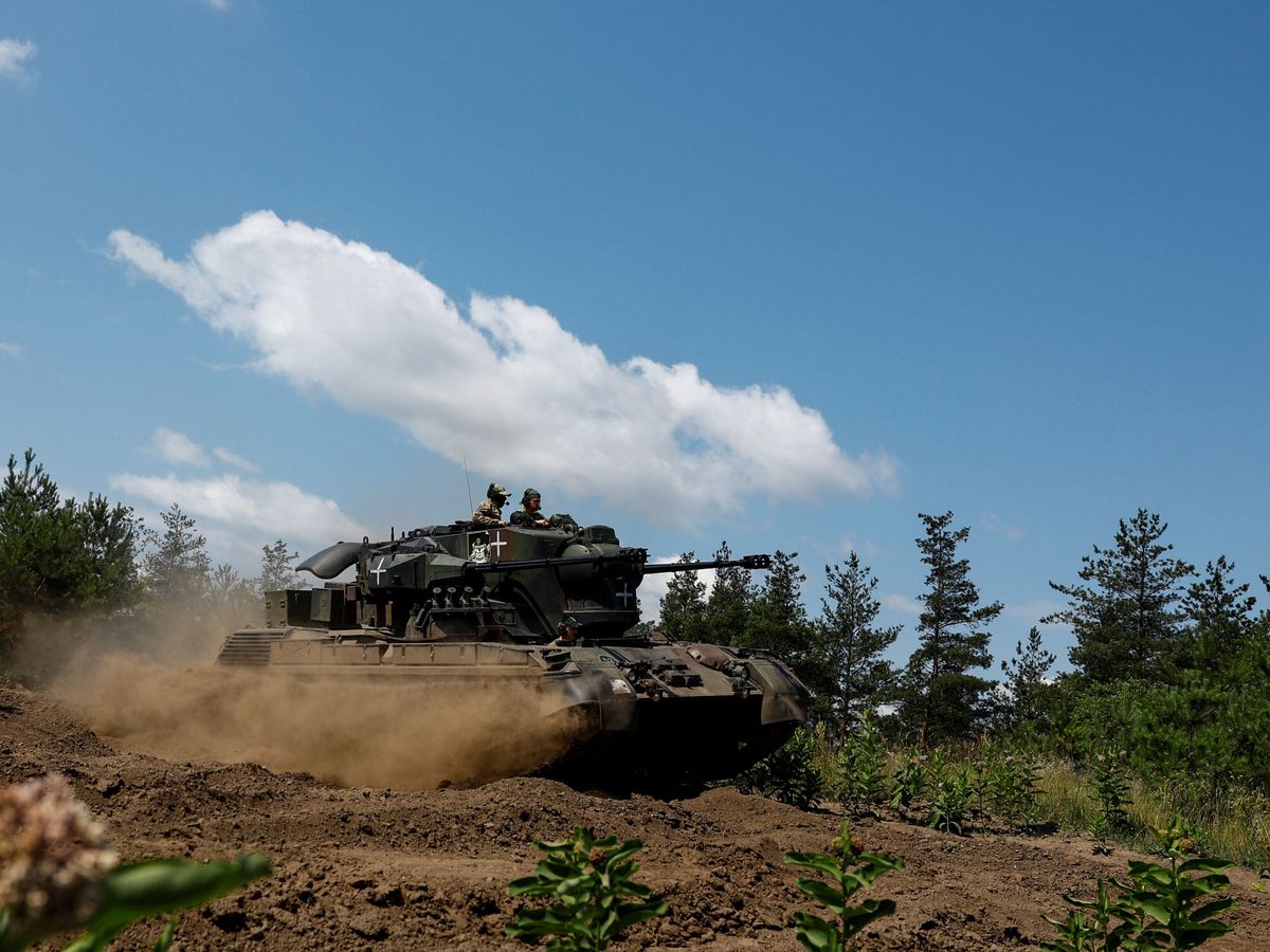 Foto: Tanque Geopard del Ejército Ucraniano. (Reuters/Valentyn Ogirenko)
