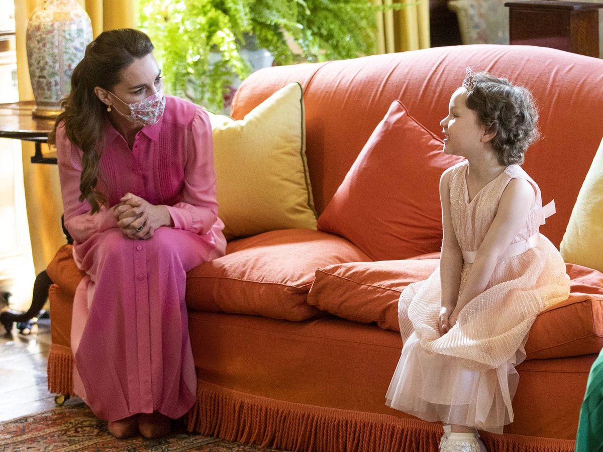 Foto: Kate Middleton, en Holyroodhouse con la pequeña Mila. (Palacio de Kensington)