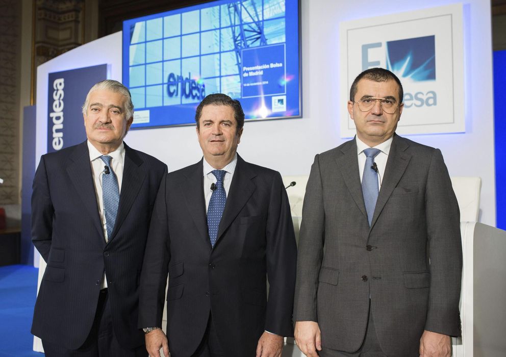 Foto: El presidente de Endesa, Borja Prado, junto al consejero delegado, José Bogas, y el director financiero, Paolo Bondi. (Efe)