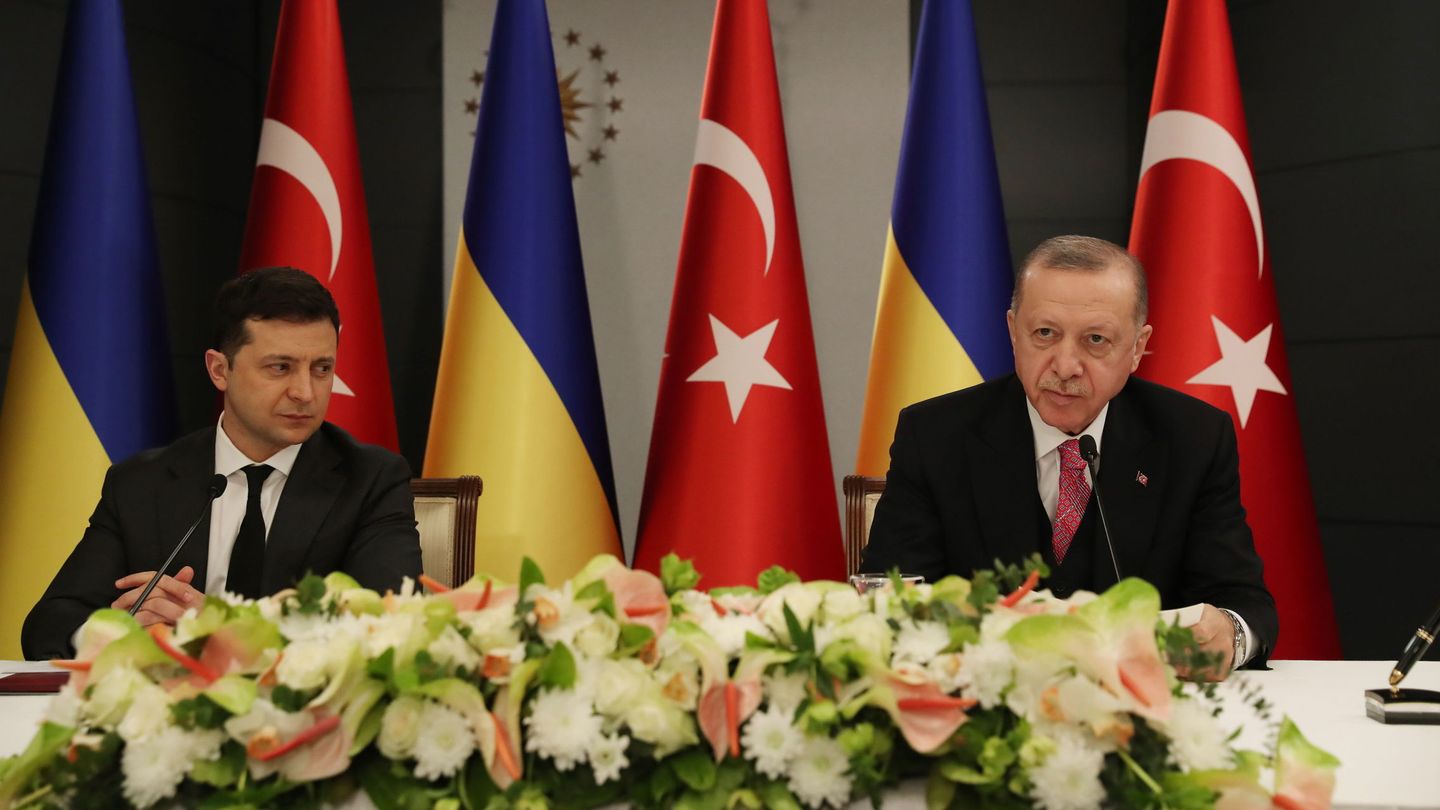 Zelenski y Tayyip Erdogan en una combre bilateral. (EFE)