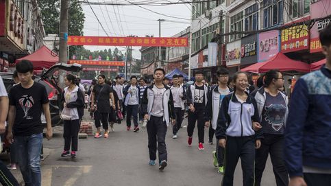El examen más duro del mundo: viaje al pueblo chino donde estudian 16 horas al día