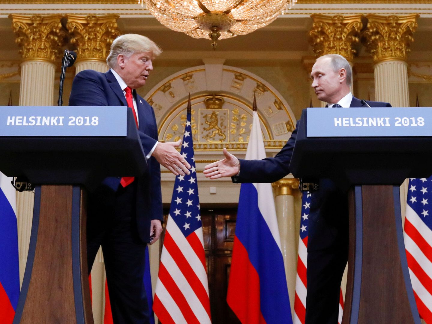 Donald Trump y Vladimir Putin durante una rueda de prensa conjunta tras su reunión en Helsinki. (Reuters)