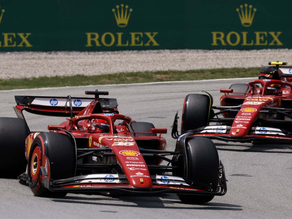Foto: Los Ferrari, durante la carrera en Montmeló. (Reuters/Albert Gea)