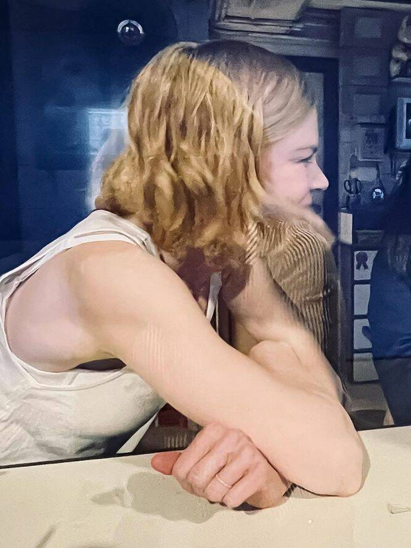 Zoom del nuevo corte de pelo de Nicole Kidman, durante el rodaje de 'Expats'. (Instagram/@nicolekidman)