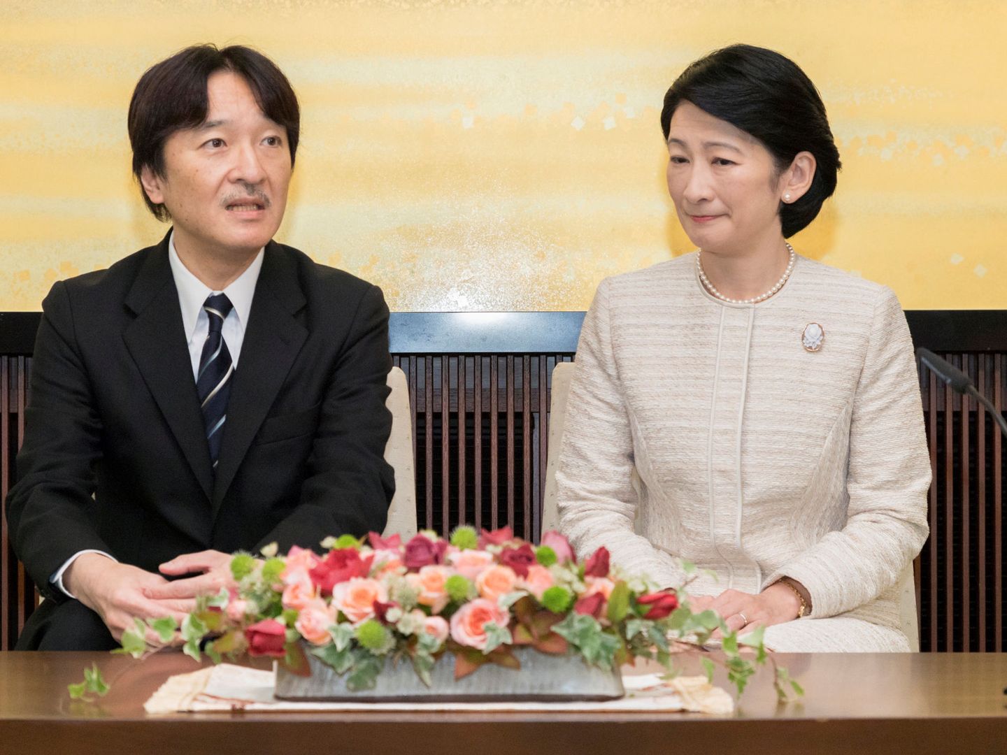Akishino, con su mujer, Kiko. (Reuters)