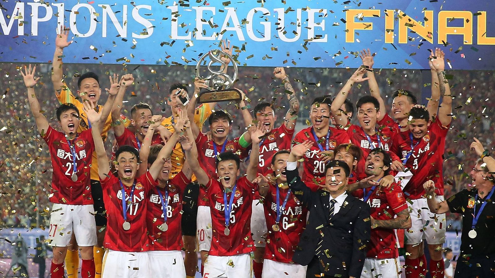 Foto: El Guangzhou Evergrande celebra la Champions de Asia ganada ante el Al Ahli de los Emiratos Árabes (Imago)