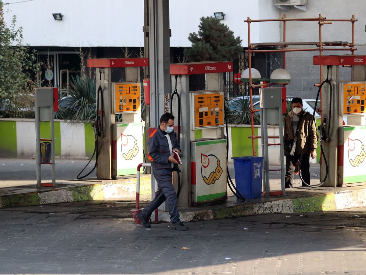Foto: Una gasolinera en Teherán. (EFE)