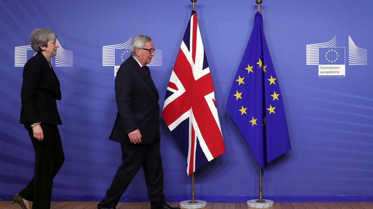 May avanza milímetro a milímetro con el Brexit en su visita a Bruselas