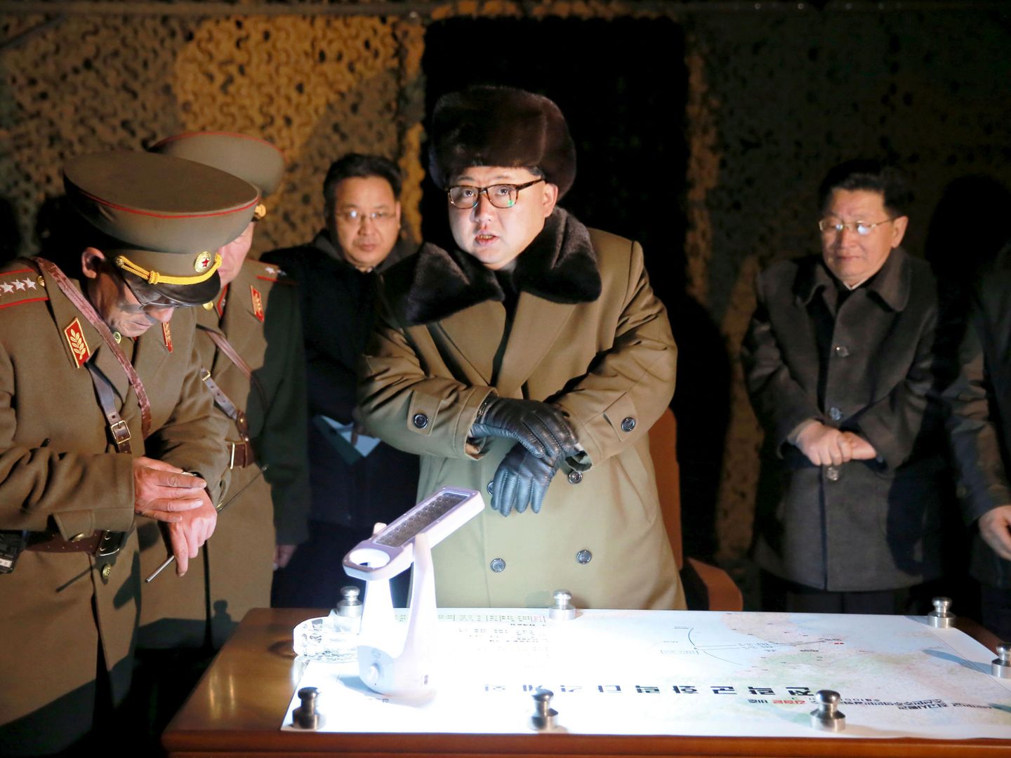 Kim Jong Un, durante el lanzamiento de una de las pruebas de sus misiles balísticos. (Reuters)