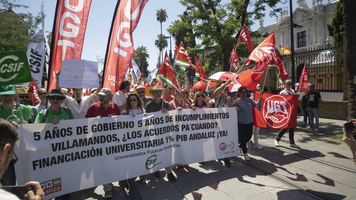 Más de 1.500 personas exigen en Sevilla mejoras laborales para el personal de universidades