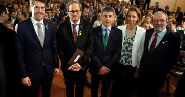 Foto: A la derecha, el presidente de la Diputación de Lleida, Joan Reñé, junto a Quim Torra. (EFE) 