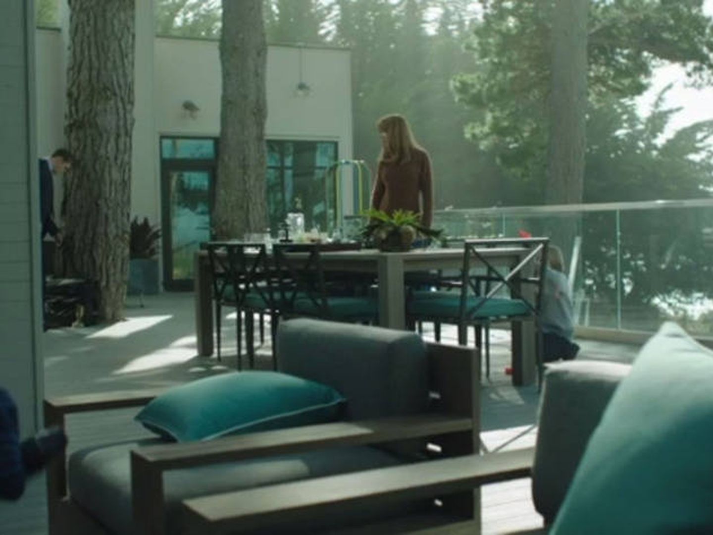 Celeste (Nicole Kidman) disfrutando de la 'terracita' de su mansión en Monterrey. (HBO)