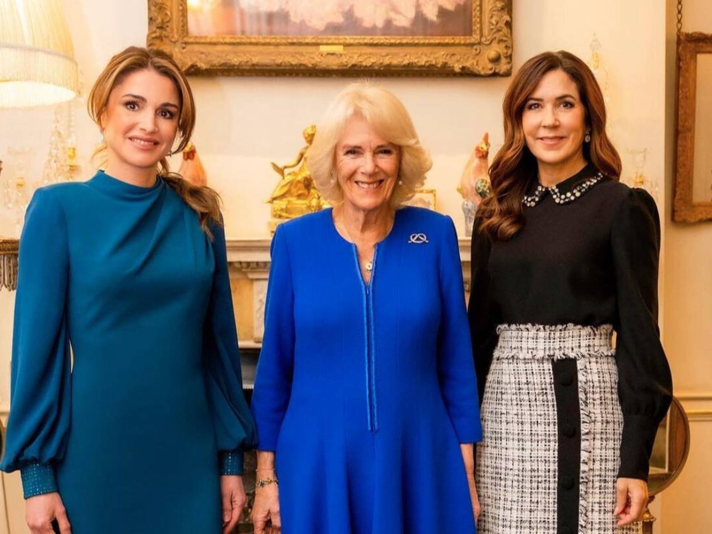 La reina Camila, junto a Mary de Dinamarca y Rania de Jordania. (Redes)