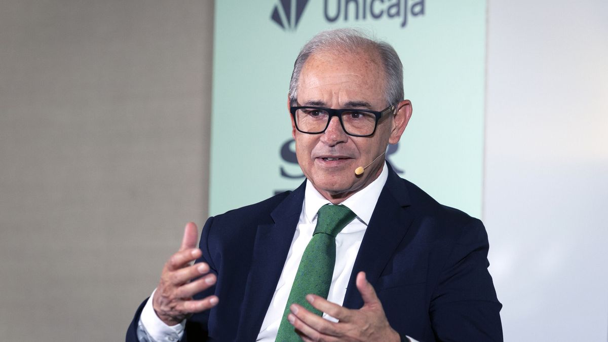 Unicaja recela de más fusiones y pide la supervivencia de los bancos medianos