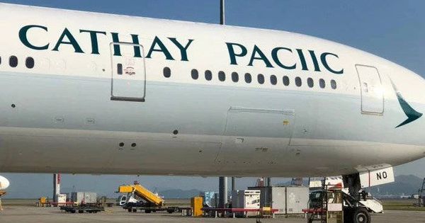 Foto: El avión de Cathay Pacific mal rotulado (Foto: Twitter)