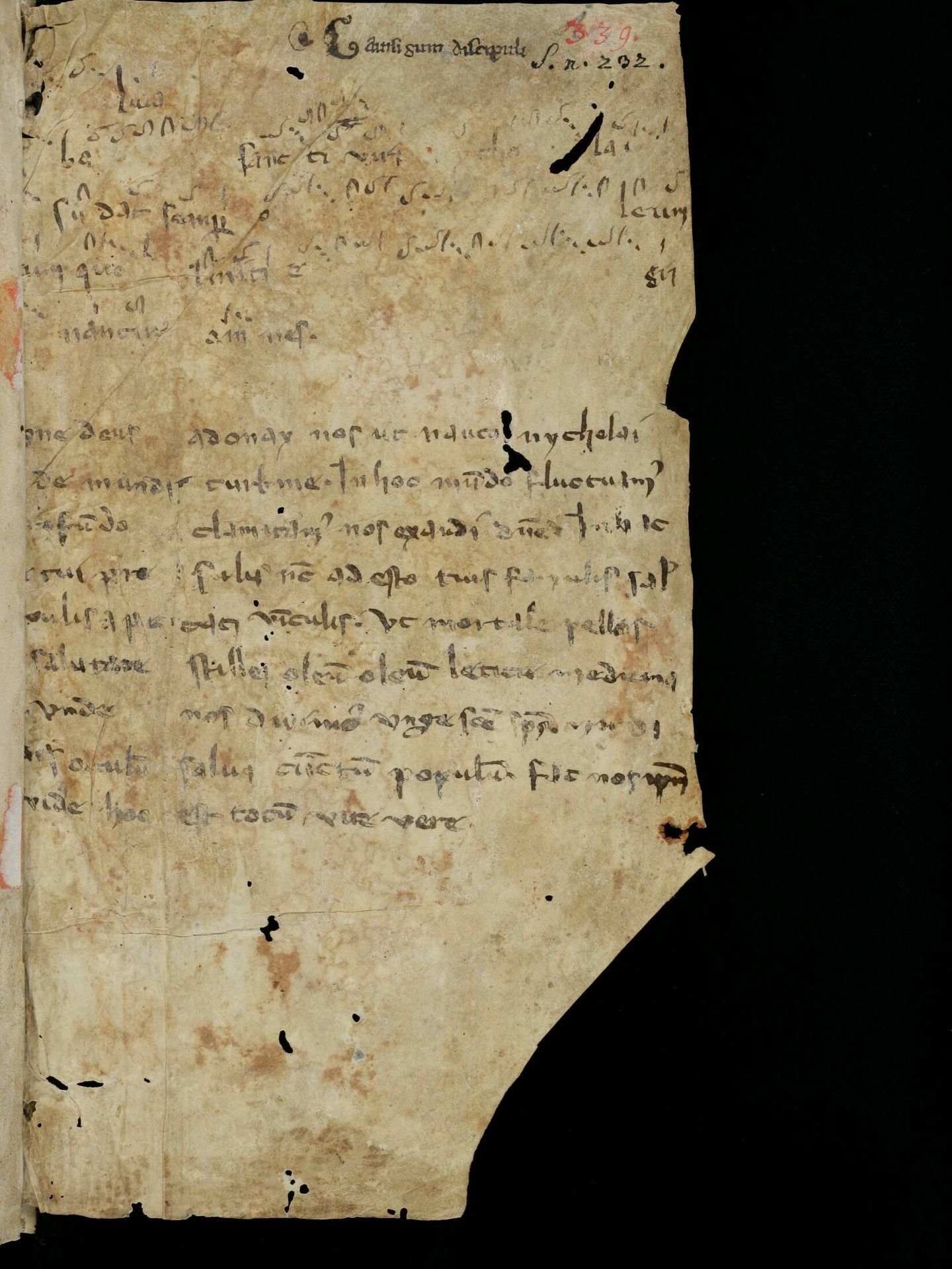 Uno de los 400.000 facsímiles de cantos gregorianos del archivo de la abadía de Solesmes.