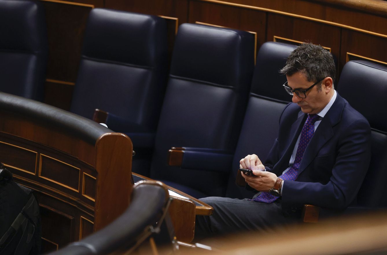 El ministro de Presidencia, Félix Bolaños, ayer en el Congreso.