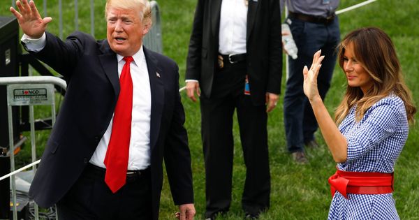 Foto: Melania y Donald Trump, vestidos a juego. (Cordon)
