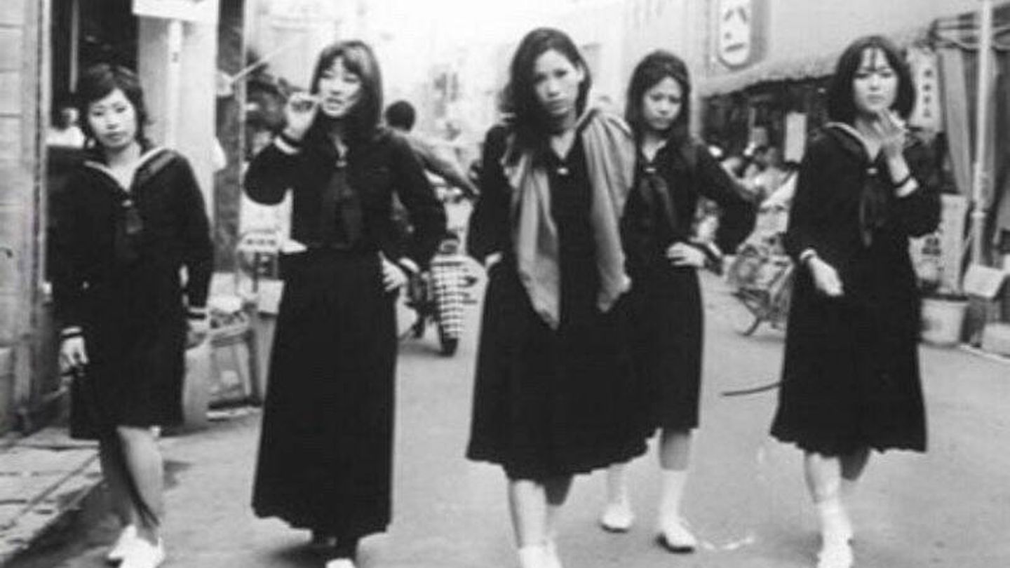 Un grupo de sukebans en la década de los setenta. (Aesthetics Wiki Fandom)