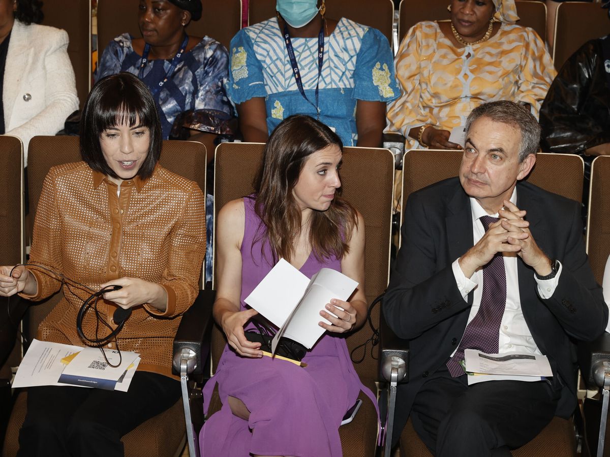 Foto: Las directrices fueron dictadas con José Luis Rodríguez Zapatero, a la derecha, como presidente del Gobierno. En la foto, además, las ministras Diana Morant e Irene Montero, en un acto de la Fundación Mujeres por África. (EFE/Emilio Naranjo)