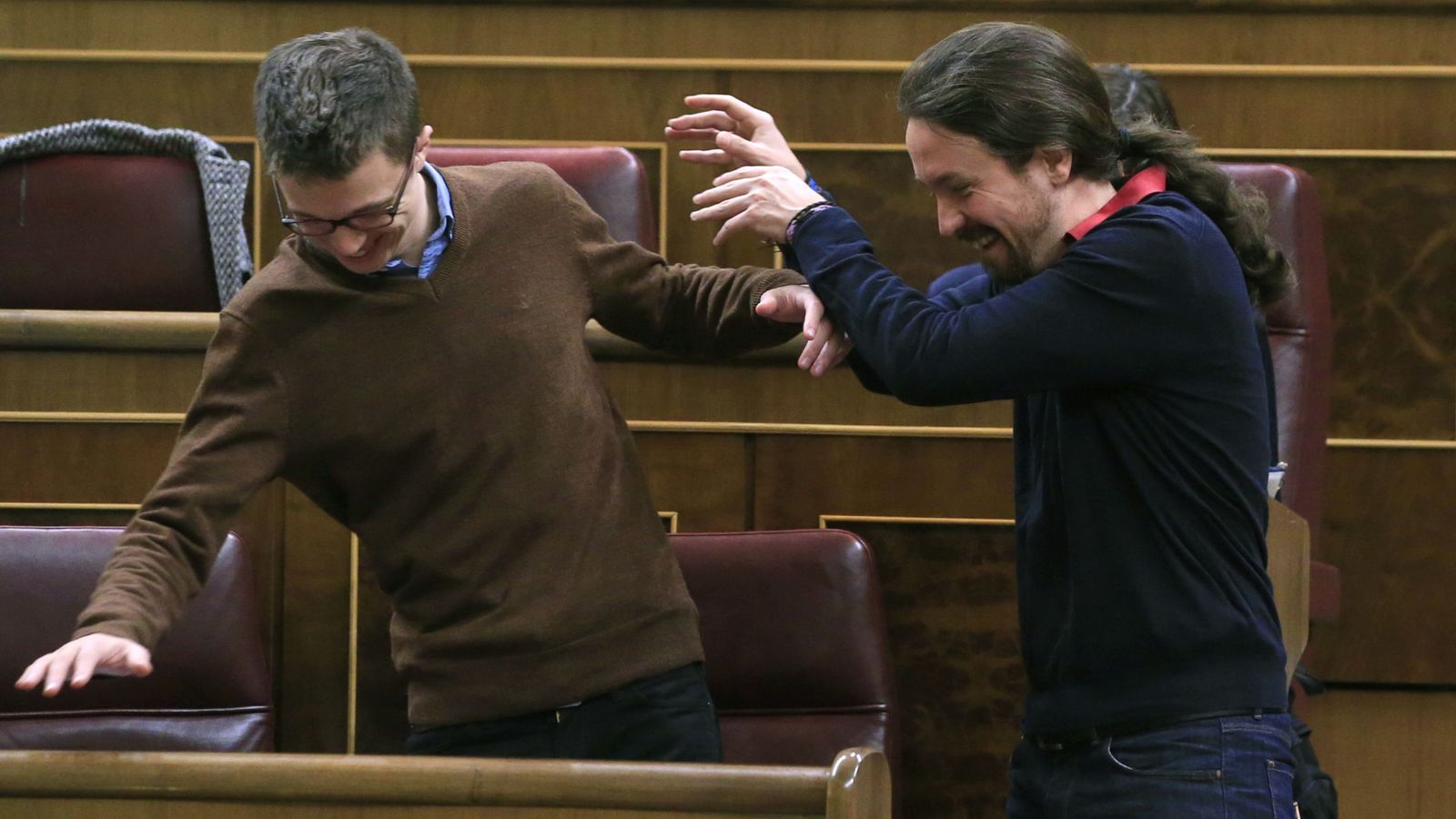 Foto: El líder de Podemos, Pablo Iglesias (d), y el portavoz del partido, Íñigo Errejón. (EFE)
