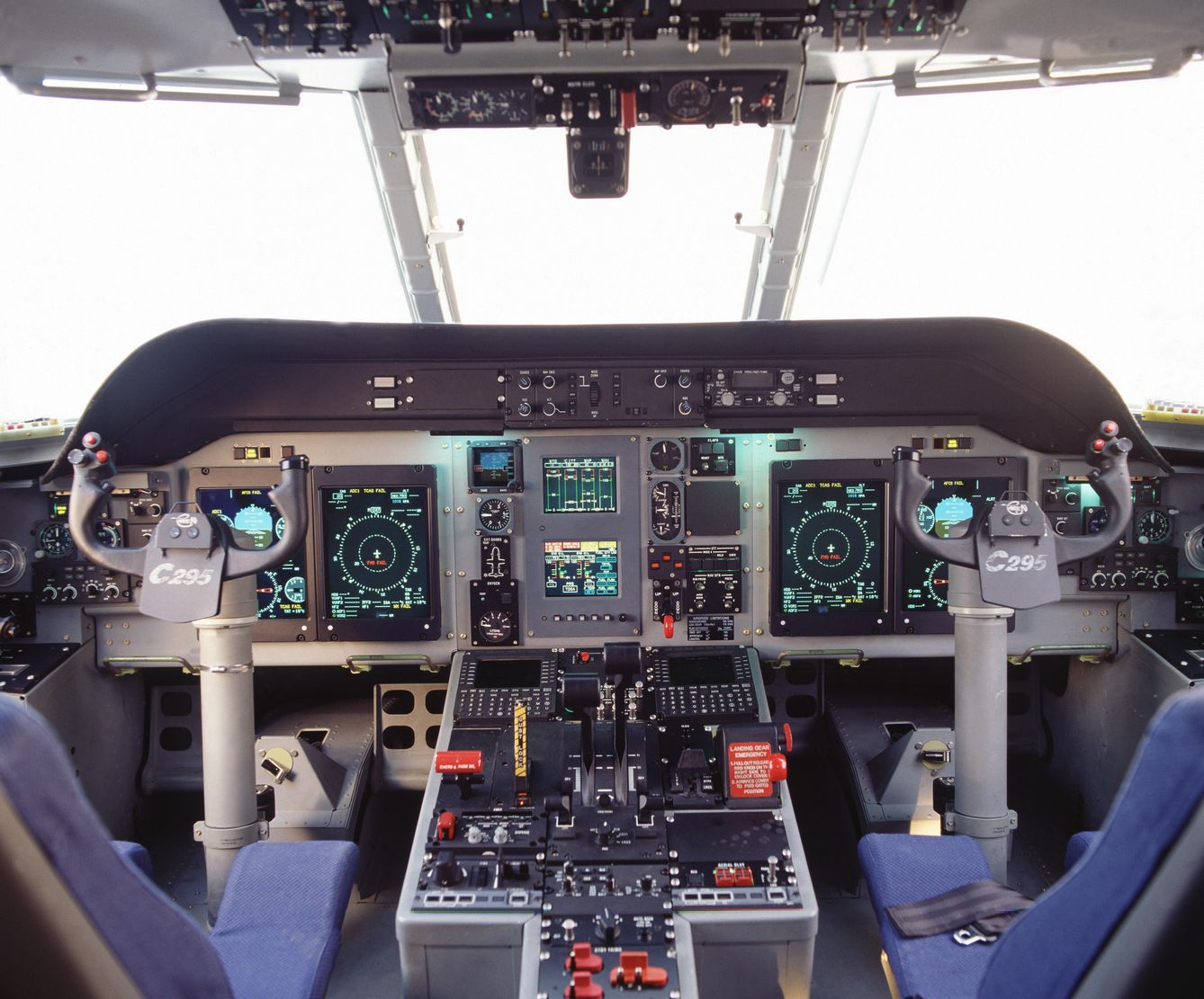 El interior del avión C295 ASW (Airbus).