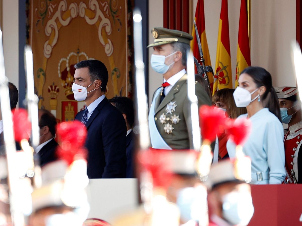 Foto: Pedro Sánchez junto al rey Felipe VI y la reina Letizia. (EFE)