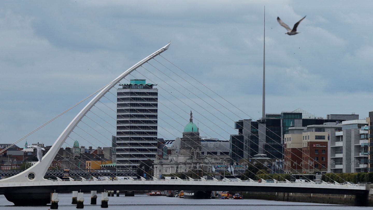 Vista de la ciudad de Dublín, en Irlanda, desde el río Liffey. (Reuters/Clodagh Kilcoyne)