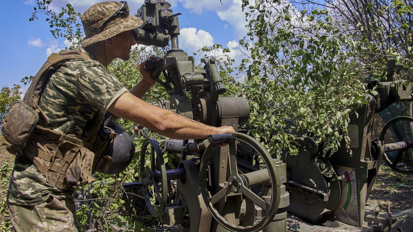 Foto: Militares ucranianos en Járkov. (EFE/EPA/Sergey Kozlov) 