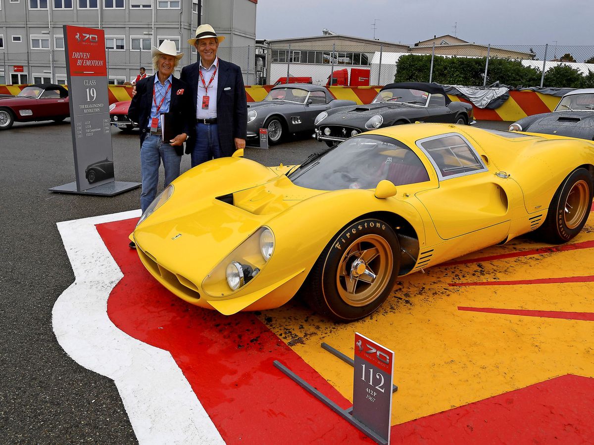 Foto: Mauro Forghieri posa en el 70 aniversario de Ferrari. (Reuters)