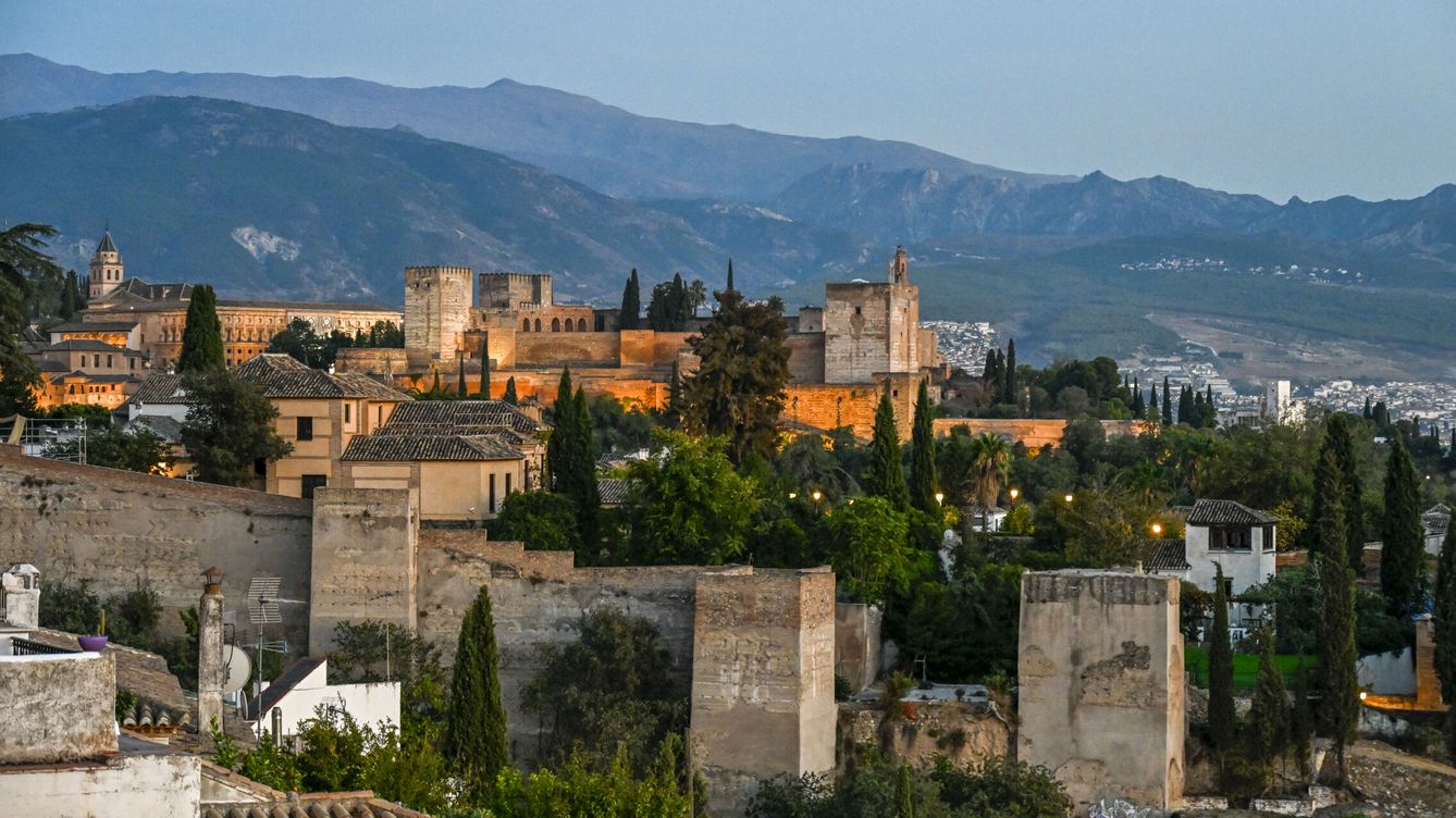Foto: Vista general de la Alhambra en Granada. (EFE/Miguel Ángel Molina)