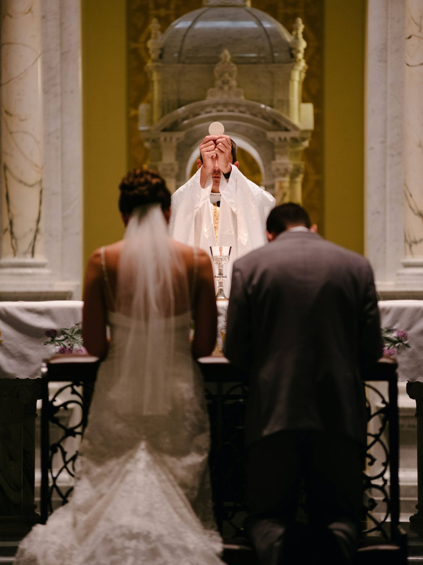¿Cómo es una boda civil y en qué se diferencia de una religiosa?. (Unplash/Josh Applegate)
