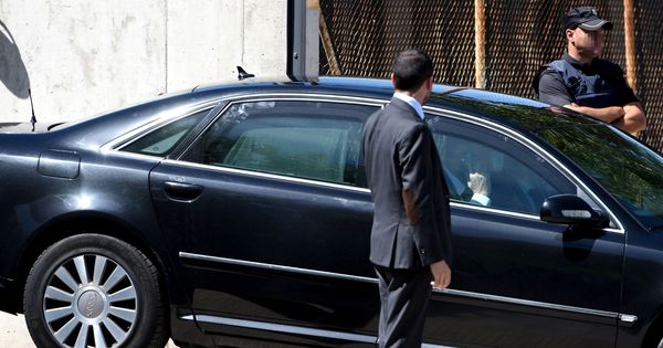Foto: Mariano Rajoy, en coche oficial, en junio de 2017. (EFE)