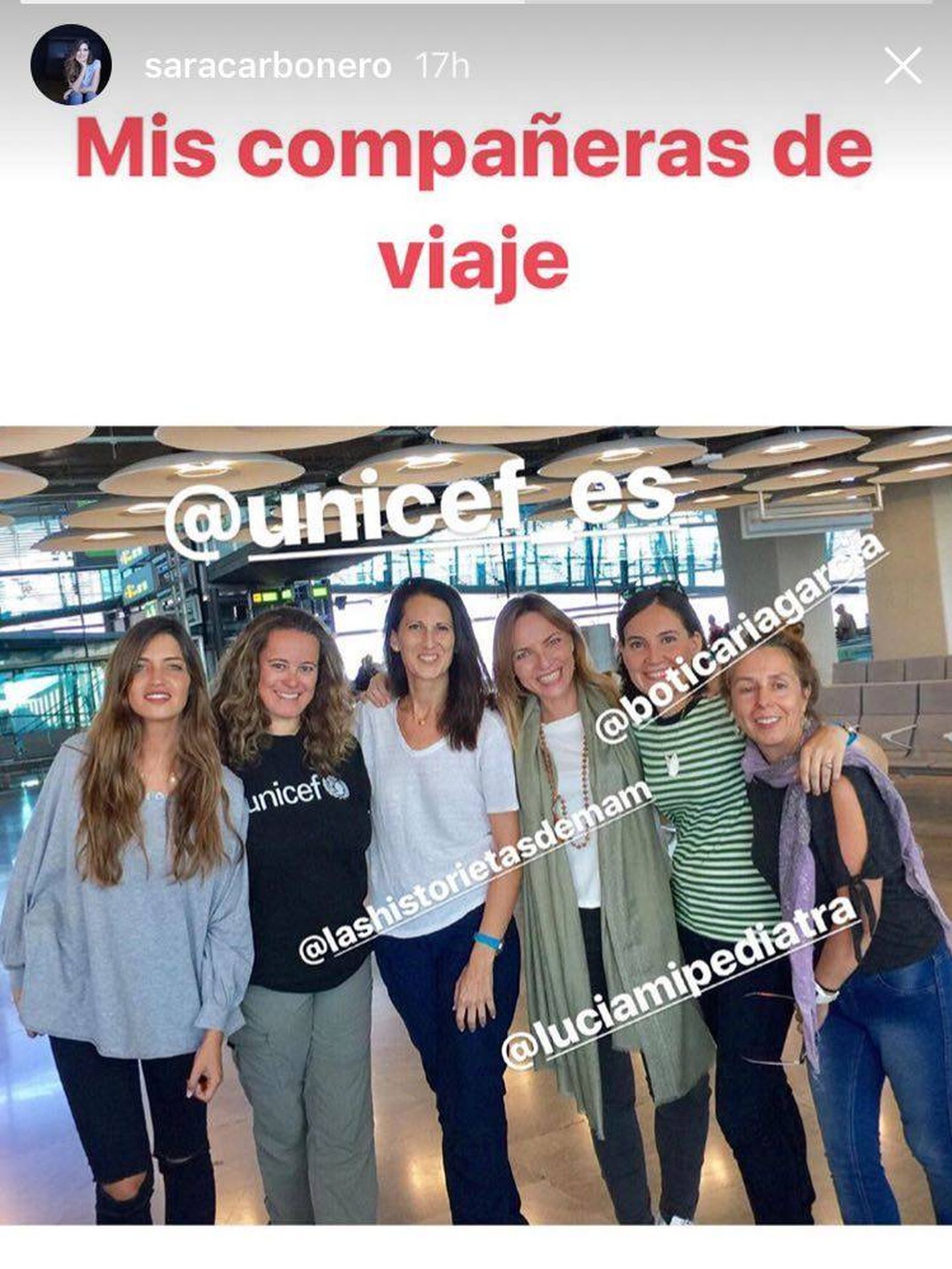 Sara Carbonero, junto a sus compañeras de viaje a Senegal. (Instagram)