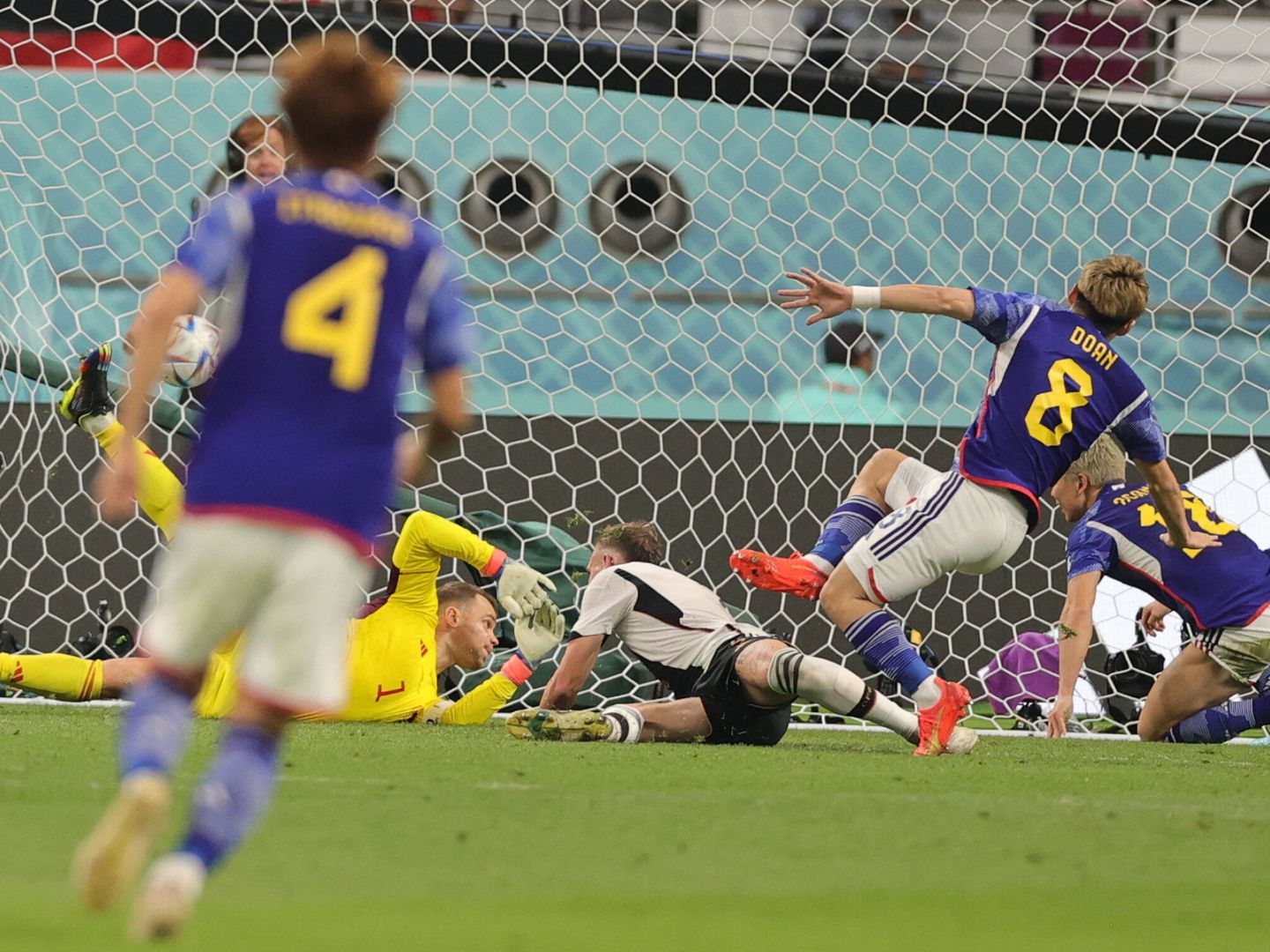 Ritsu Doan, jugador japonés marca un gol frente a Alemania (EFE/EPA/Friedemann Vogel)