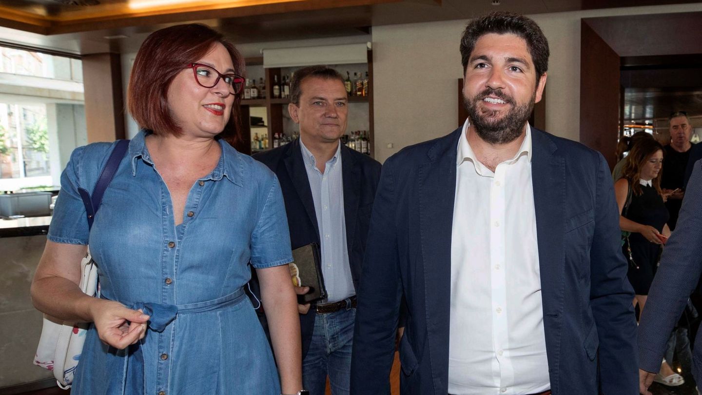 El presidente de Murcia, Fernando López Miras, y la vicepresidenta, Isabel Franco. (EFE)