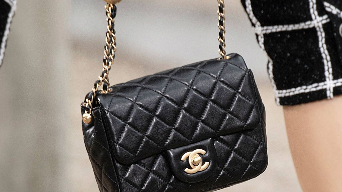 De cuando Chanel creó el más icónico del mundo de la moda