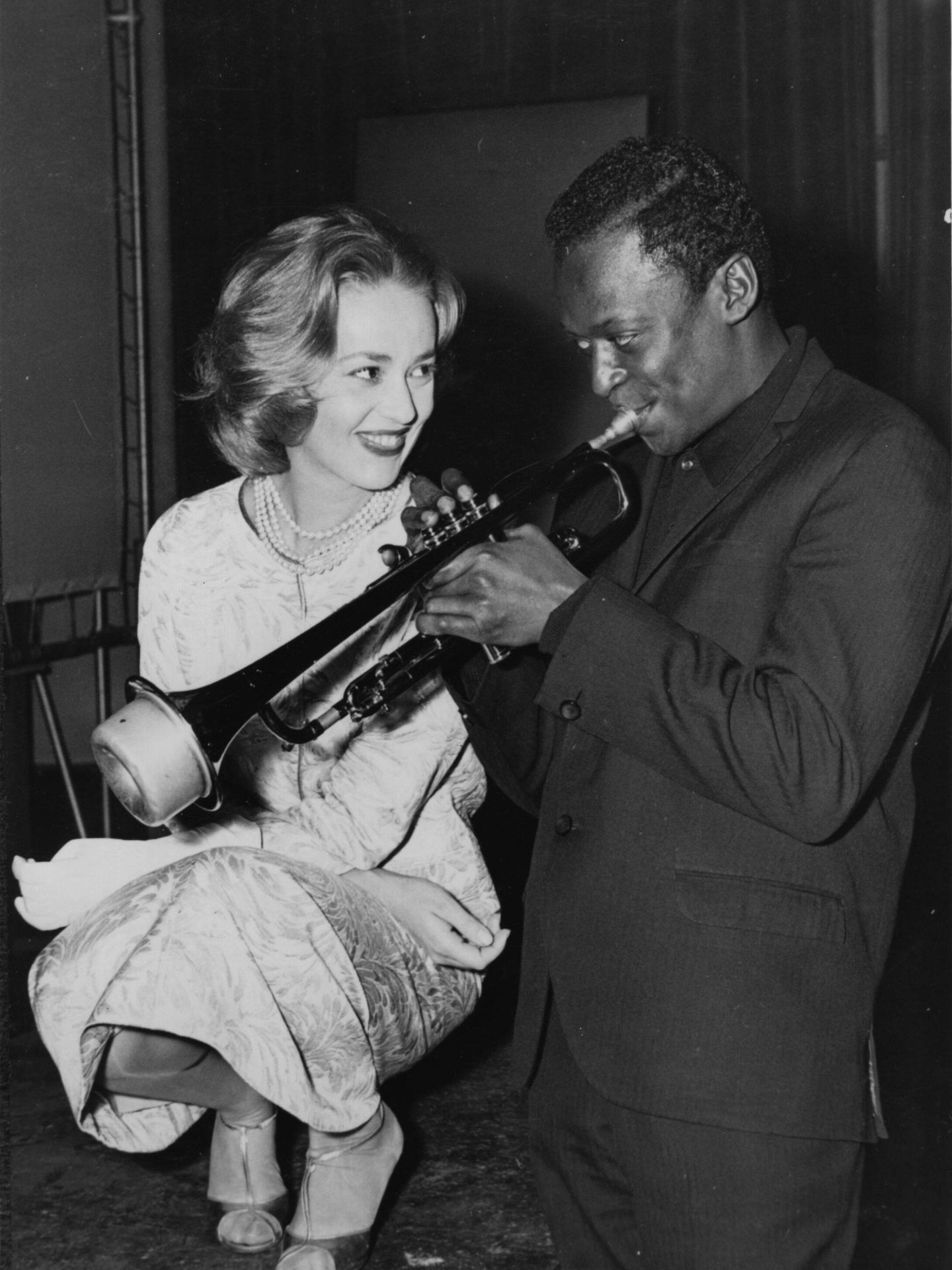 Miles David con la actriz Jeanne Moreau en 1957 (Keystone/Getty Images)