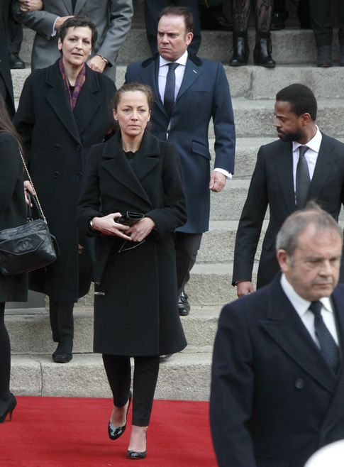 Laura y Sonsoles Suárez en el funeral de su padre (Gtres)