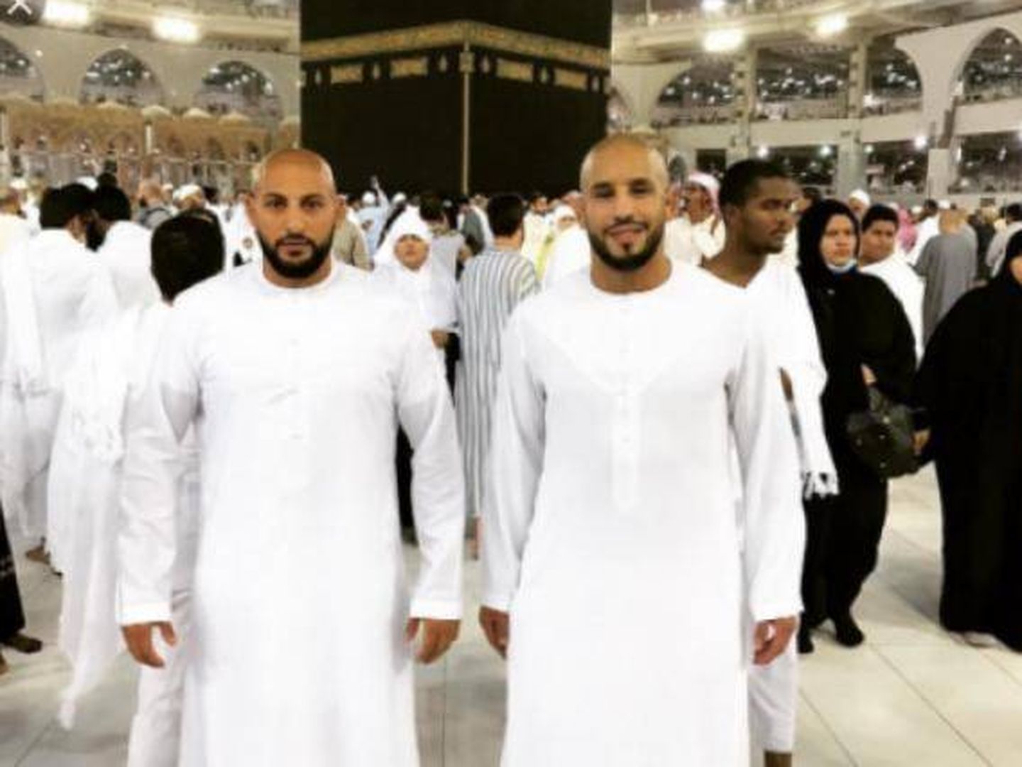 Los hermanos Azaitar, en La Meca. (RRSS)