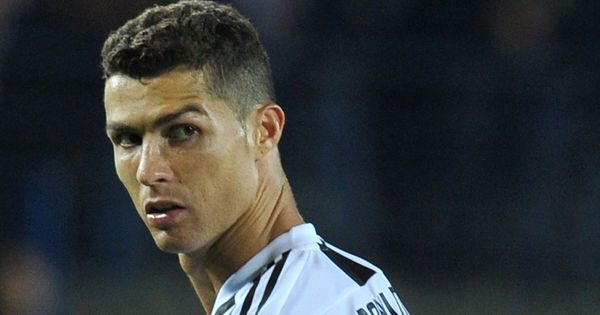 Foto: Cristiano Ronaldo con la camiseta de la Juventus. (Reuters)