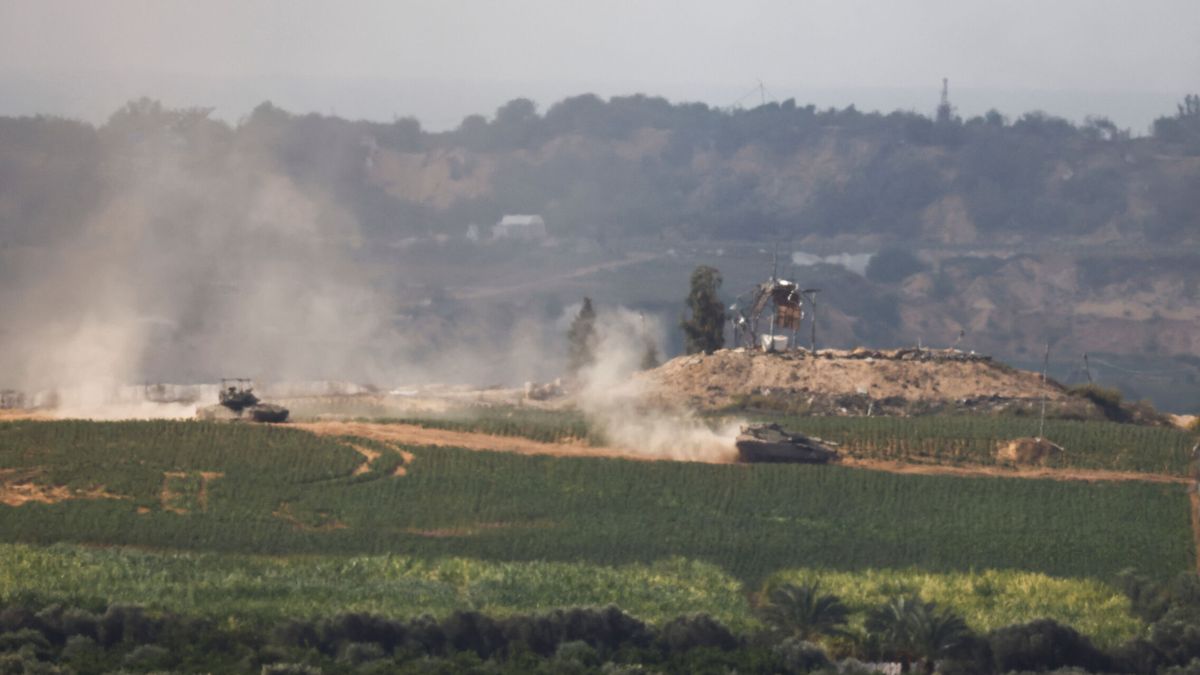 El Ejército israelí ataca cerca de la ciudad de Gaza en un intento de cortar la Franja en dos