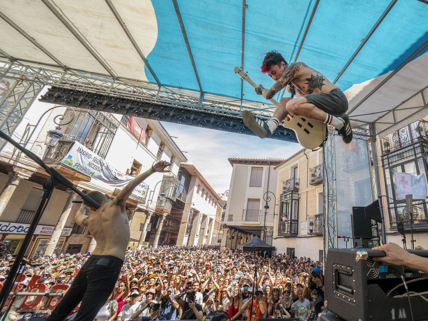 Anabel Lee en la Plaza del Trigo, la ubicación más icónica del festival Sonorama (EFE/Paco Santamaría)